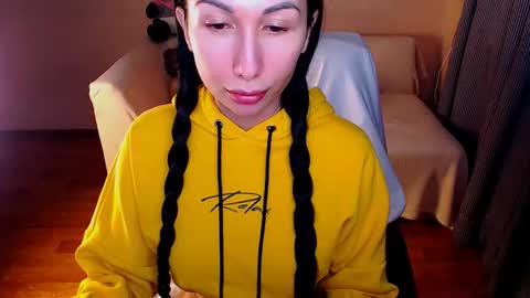 Elli  online show from 10/10/25, 02:49