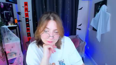 Snapshot of fairy_tara chatting on 11/01/25, 01:35 Tara online show from 11/01/25, 01:35