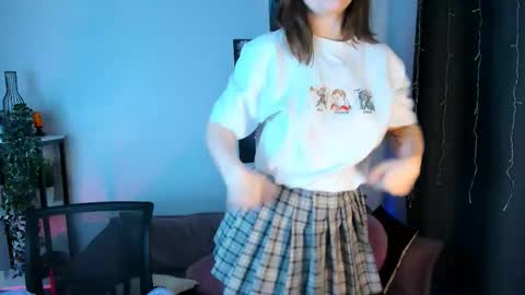 Snapshot of fairy_tara chatting on 11/19/25, 06:02 Tara online show from 11/19/25, 06:02