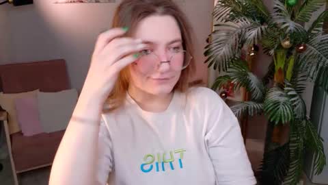 Snapshot of fairy_tara chatting on 12/16/25, 06:29 Tara online show from 12/16/25, 06:29