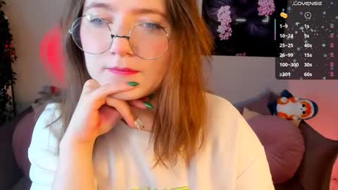 Snapshot of fairy_tara chatting on 12/17/25, 06:19 Tara online show from 12/17/25, 06:19