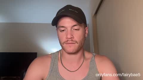 Travis online show from 10/06/25, 04:54