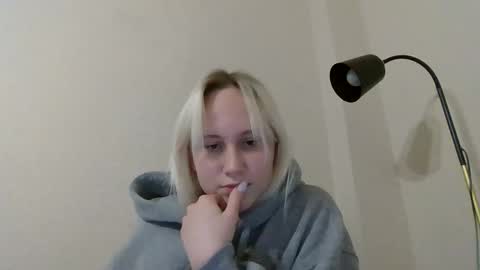Snapshot of fairyfeller_ chatting on 09/30/25, 04:23 fairyfeller_ online show from 09/30/25, 04:23
