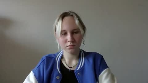 Snapshot of fairyfeller_ chatting on 10/17/25, 08:06 fairyfeller_ online show from 10/17/25, 08:06