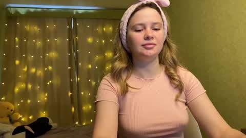 Ilona online show from 12/25/24, 07:35