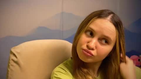 Snapshot of fairyilona chatting on 12/21/25, 09:27 Ilona online show from 12/21/25, 09:27