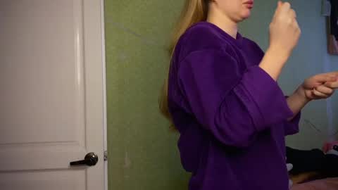 Snapshot of fairyilona chatting on 04/19/26, 08:46 Ilona online show from 04/19/26, 08:46