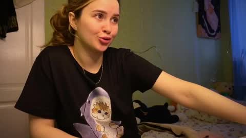 Snapshot of fairyilona chatting on 05/17/26, 09:49 Ilona online show from 05/17/26, 09:49