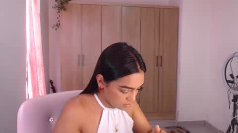 fairylatin online show from 02/04/25, 06:49