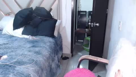 fairylatin online show from 09/19/25, 01:18