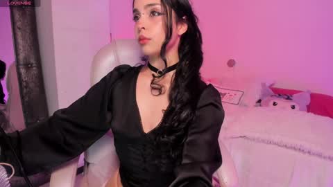 Snapshot of fairyyy1 chatting on 12/27/24, 03:09 Sara  REMEMBER TO LEAVE A THUMB UP online show from 12/27/24, 03:09