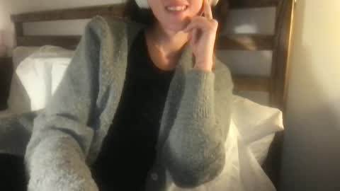 Snapshot of fakenshitsis chatting on 02/01/26, 12:53 Haydee online show from 02/01/26, 12:53