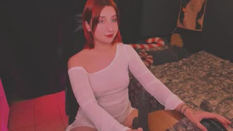 Snapshot of faketattoo chatting on 09/22/25, 10:17 Angelina and Alice online show from 09/22/25, 10:17