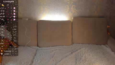 Snapshot of falcon_baby chatting on 01/27/25, 08:28 falcon baby online show from 01/27/25, 08:28