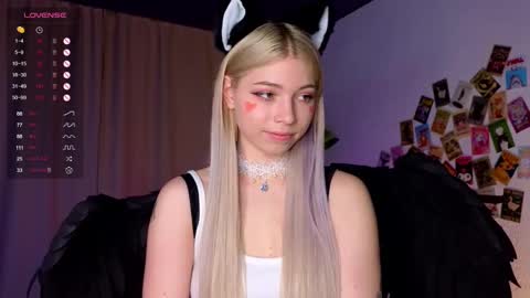 Emilia online show from 02/14/25, 04:15