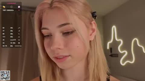 Emilia online show from 10/25/25, 04:20