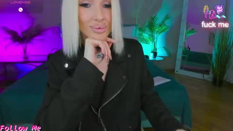 Lana online show from 05/11/26, 11:02