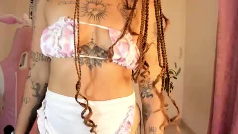 Snapshot of fallenangel_g chatting on 12/08/24, 02:49 Fallen Angel online show from 12/08/24, 02:49