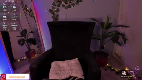 Snapshot of fallenangel_g chatting on 10/04/25, 02:09 Fallen Angel online show from 10/04/25, 02:09