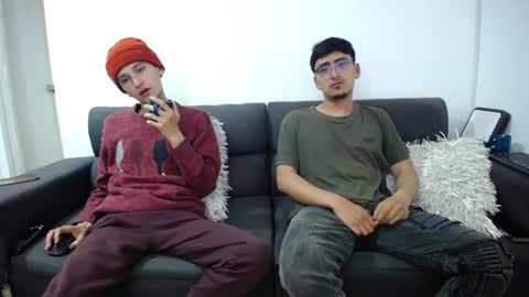 Snapshot of fallgays chatting on 12/23/24, 01:40 FallGays online show from 12/23/24, 01:40