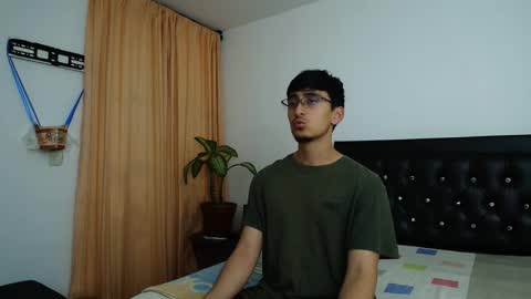 Snapshot of fallgays chatting on 12/20/25, 11:56 FallGays online show from 12/20/25, 11:56