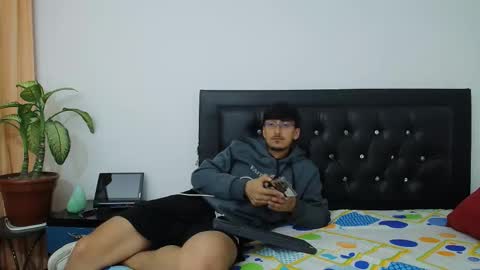 Snapshot of fallgays chatting on 02/18/26, 11:44 FallGays online show from 02/18/26, 11:44