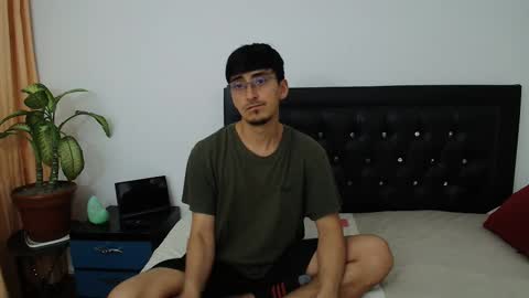 Snapshot of fallgays chatting on 03/05/26, 11:34 FallGays online show from 03/05/26, 11:34