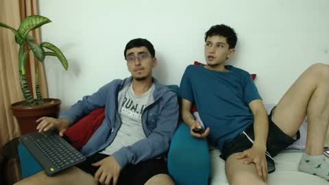 Snapshot of fallgays chatting on 04/22/26, 02:47 FallGays online show from 04/22/26, 02:47