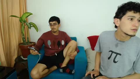 Snapshot of fallgays chatting on 05/03/26, 03:23 FallGays online show from 05/03/26, 03:23