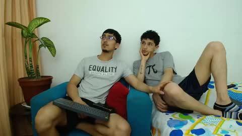 Snapshot of fallgays chatting on 05/05/26, 01:35 FallGays online show from 05/05/26, 01:35