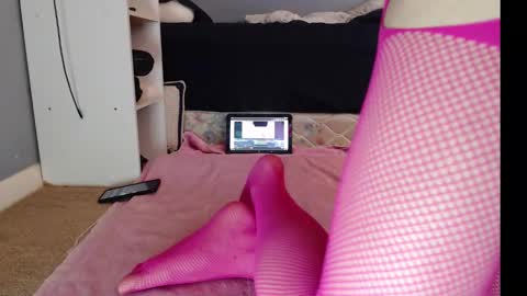 Snapshot of fallin_skye chatting on 02/17/25, 04:15 Fallin Skye online show from 02/17/25, 04:15