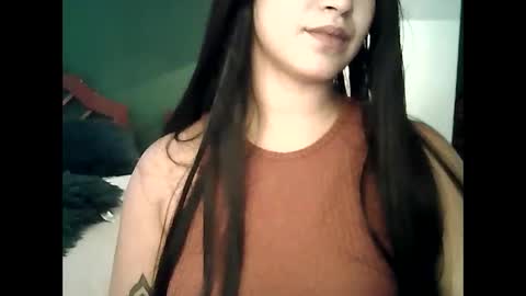 Snapshot of fallwithlove chatting on 03/11/26, 03:18 Love online show from 03/11/26, 03:18