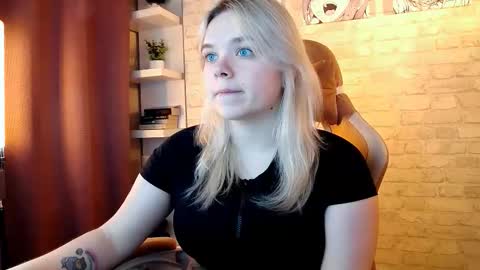 Bella online show from 11/24/25, 02:50