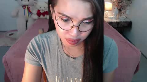Snapshot of fancylaylaxx chatting on 01/13/25, 04:28 Layla online show from 01/13/25, 04:28