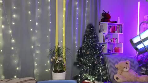 Snapshot of fancymeee chatting on 12/15/24, 07:10 fancymeee online show from 12/15/24, 07:10