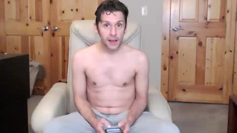 Snapshot of fanfriction chatting on 12/05/25, 08:16 Fan Friction online show from 12/05/25, 08:16