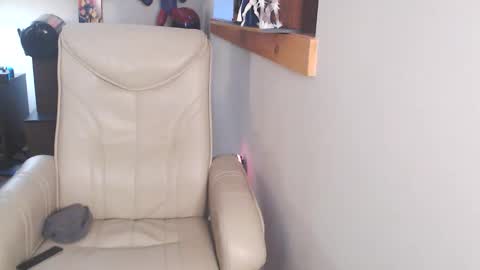 Snapshot of fanfriction chatting on 02/06/26, 07:17 Fan Friction online show from 02/06/26, 07:17