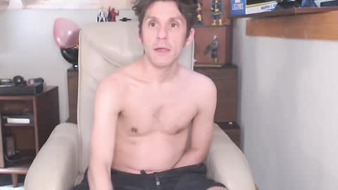 Snapshot of fanfriction chatting on 03/05/26, 01:40 Fan Friction online show from 03/05/26, 01:40