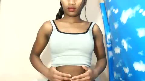faniriah27 online show from 09/15/25, 08:31