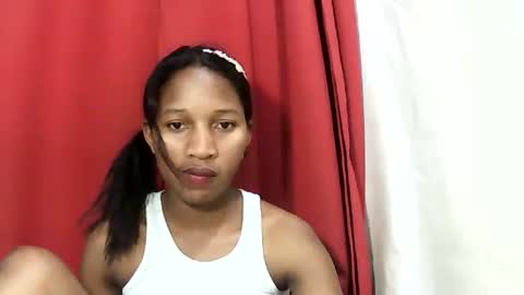 faniriah27 online show from 09/18/25, 09:28
