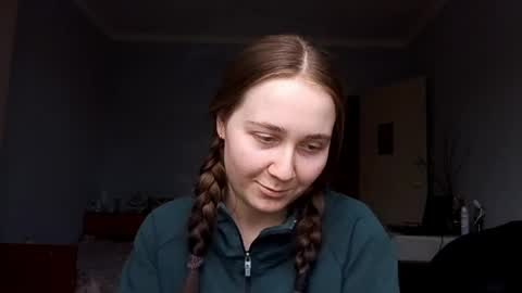 Snapshot of fanniepeacemaker chatting on 05/13/26, 06:44 Sara online show from 05/13/26, 06:44