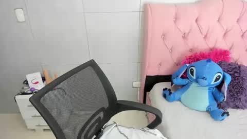 FANNY online show from 12/18/25, 04:07