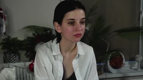 Snapshot of fannyharber chatting on 12/27/24, 11:17 Mia online show from 12/27/24, 11:17