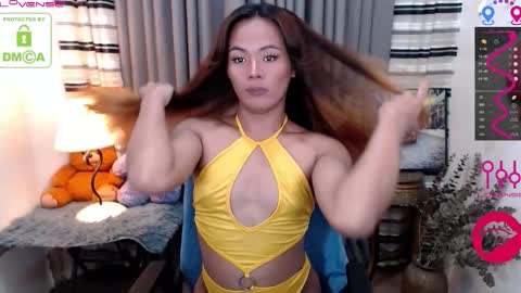 Snapshot of fantacy_babes chatting on 12/15/25, 02:05 BRIANNA online show from 12/15/25, 02:05