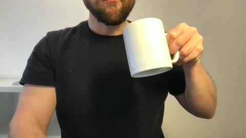 Snapshot of fantacyland chatting on 03/03/25, 02:04 Alex online show from 03/03/25, 02:04