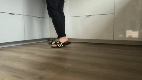 Snapshot of fantacyland chatting on 10/15/25, 08:25 Alex online show from 10/15/25, 08:25