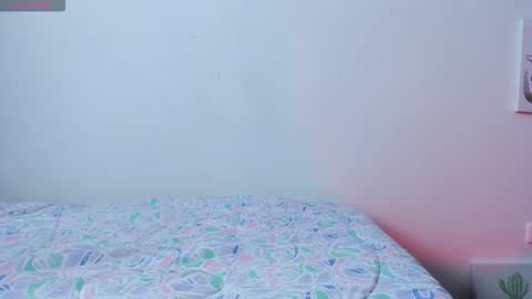 Snapshot of fantastic_asians2 chatting on 01/11/26, 04:01 Ale online show from 01/11/26, 04:01