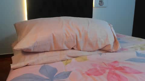 Snapshot of fantastic_asians2 chatting on 03/28/26, 04:28 Ale online show from 03/28/26, 04:28