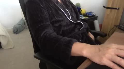 Snapshot of fantasticbake1 chatting on 09/12/25, 02:55 fantasticbake1 online show from 09/12/25, 02:55