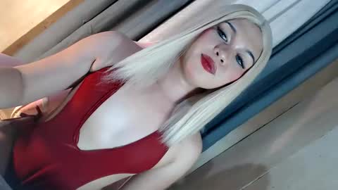 DANIELLA - DONT FORGET TO GIVE ME A THUMBSU UP online show from 11/29/25, 04:54